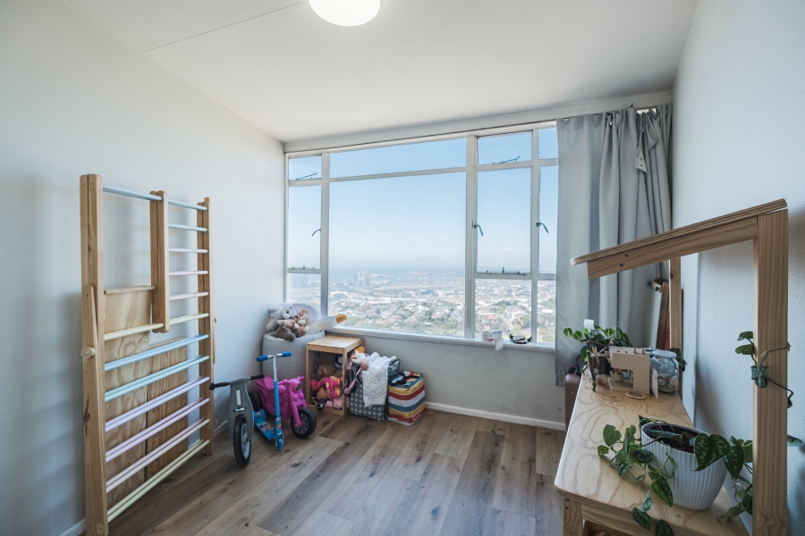 2 Bedroom Property for Sale in Vredehoek Western Cape